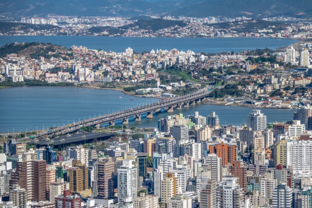 Mercado imobiliário aquecido estimula realização de Feira Digital de Imóveis de Santa Catarina