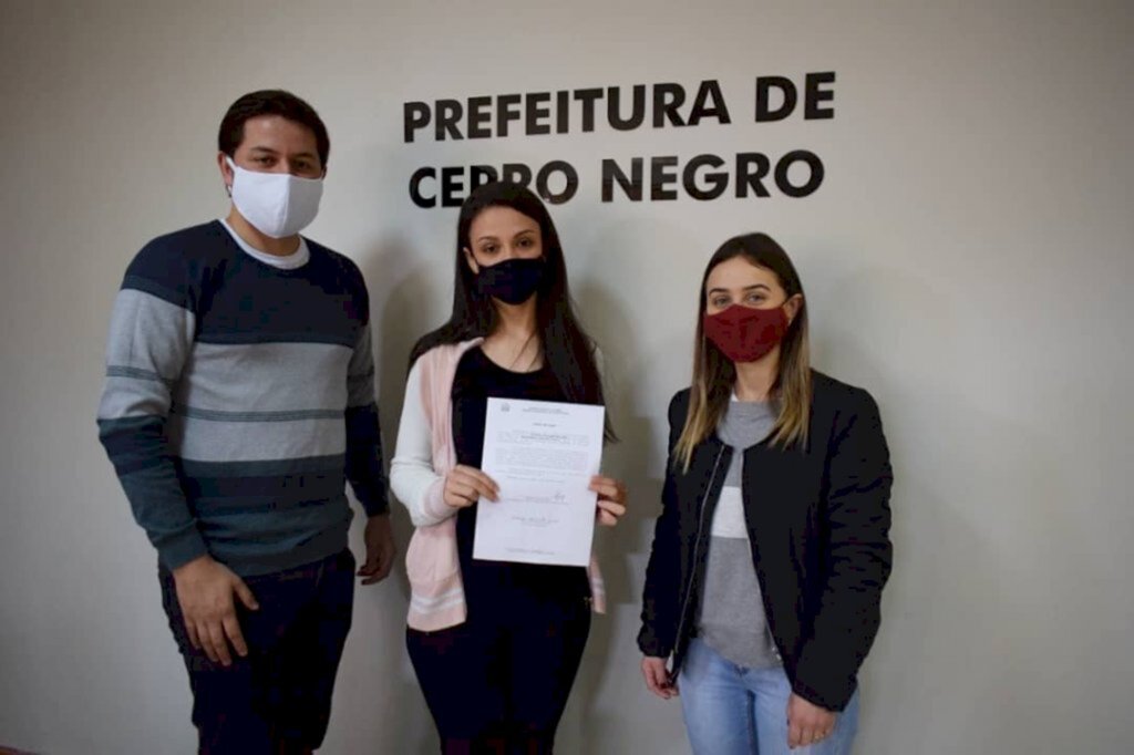 Servidores aprovados no Concurso Público integram o quadro de funcionários  em Cerro Negro