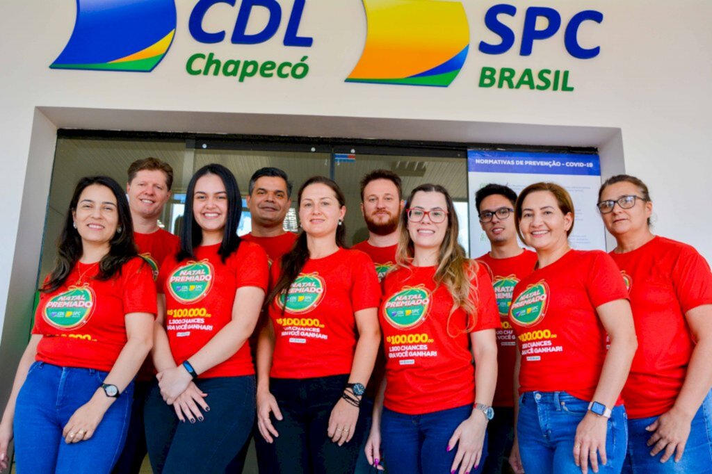 MB Comunicação Empresarial/Organizacional Jornalista Responsável ? Marcos A. Bedin ? MTE SC 00085 - Equipe da CDL Chapecó preparada para a Campanha Natal Premiado.