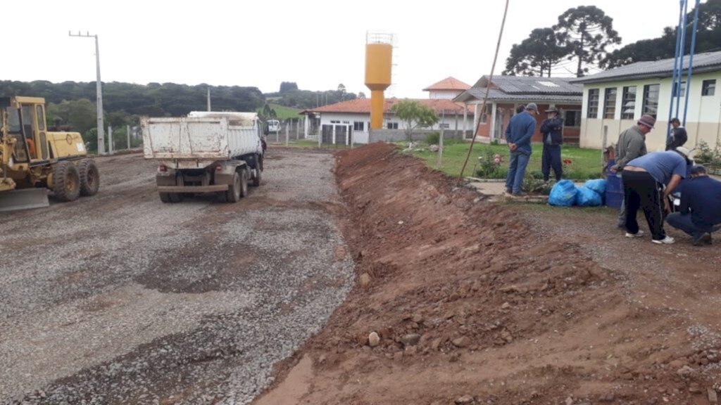 Concluída obras de melhoria no pátio da escola de Santo Antonio em Celso Ramos