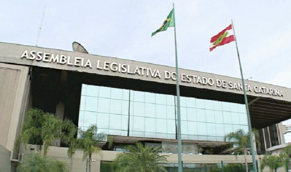 Adriano França / Assessoria de Imprensa Marketing e Comunicação Unoesc Joaçaba - Alesc parabeniza curso de Ciências Contábeis da Unoesc pela qualidade dos TCCs desenvolvidos.