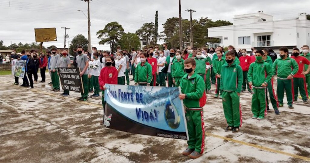 Momento Cívico marca 07 De Setembro em Abdon Batista