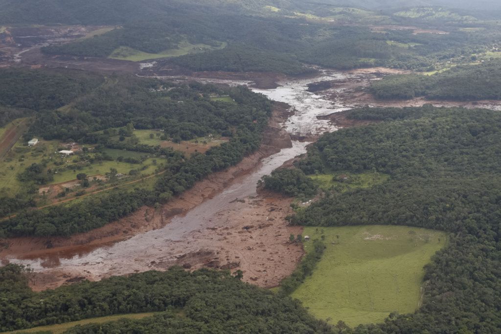AO VIVO: Defesa Civil confirma mais duas mortes em Brumadinho