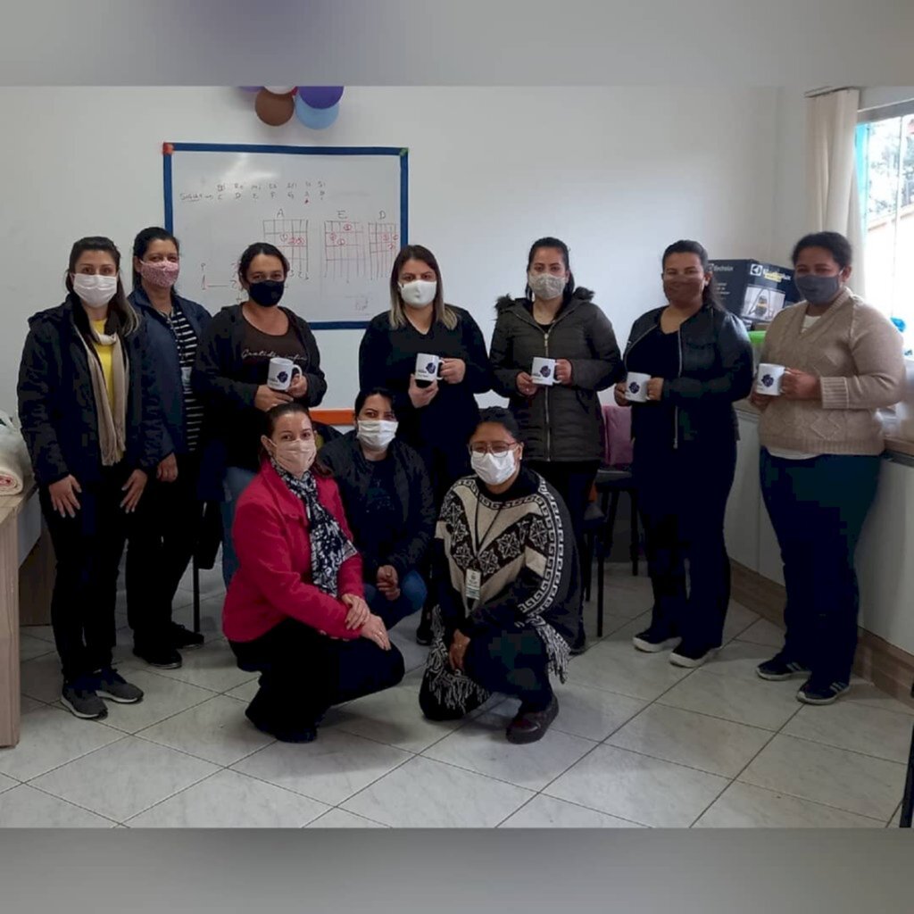 CRAS Lúcia Aparecida Mocelin de Cerro Negro realiza reunião com as gestantes participantes do Programa Violetas