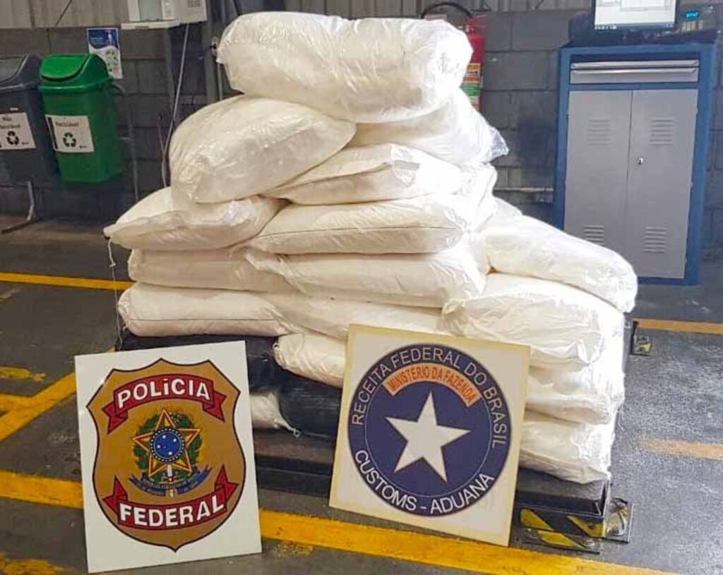 Operação conjunta Receita Federal e Polícia Federal apreende 605 kg de cocaína no Porto de Paranaguá