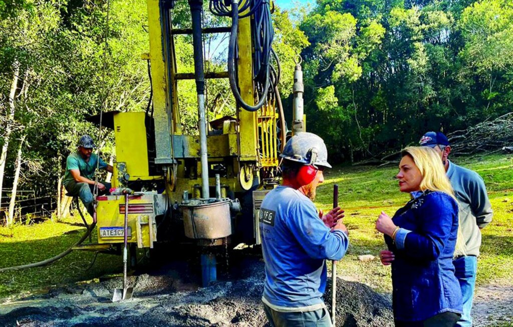 Água para as  comunidades de  Marmeleiro e Santa Lúcia  em Vargem