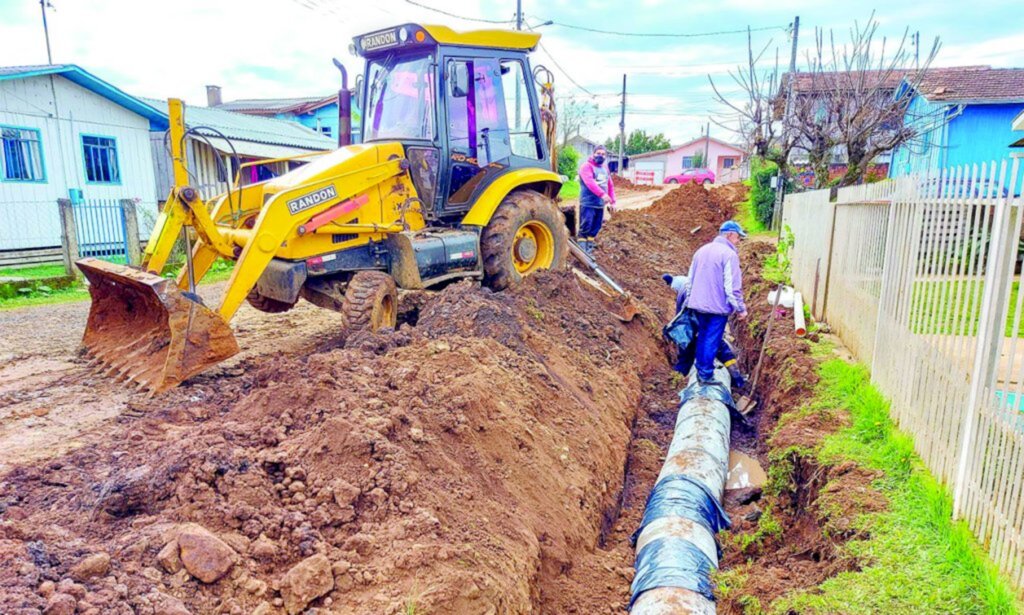 Prefeitura realiza troca de tubos de drenagem na rua Cerílio M. Moraes em Campo Belo