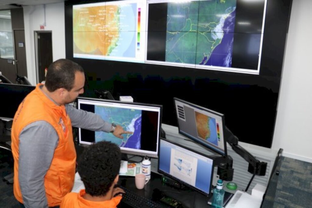 Foto: Flavio Vieira Junior/DCSC - O Sistema foi desenvolvido pela equipe de meteorologistas da DCSC, com custo zero, e tem o objetivo de informar melhor a população durante o monitoramento meteorológico no Estado.