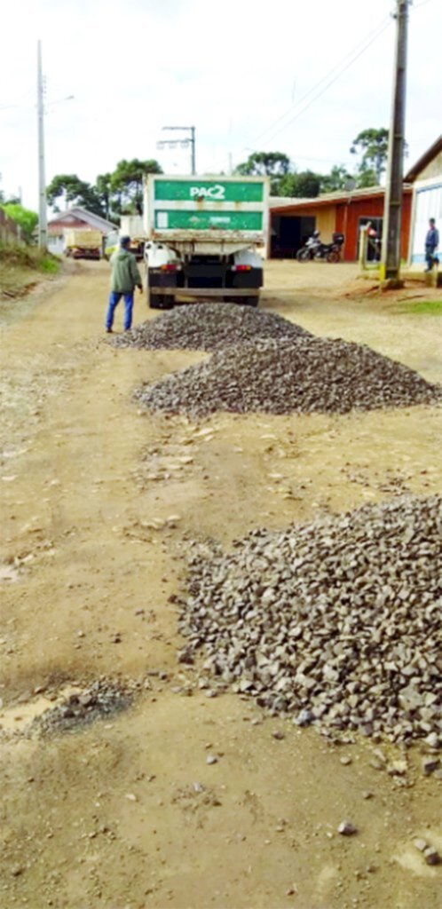 Melhorias em ruas de Anita Garibaldi