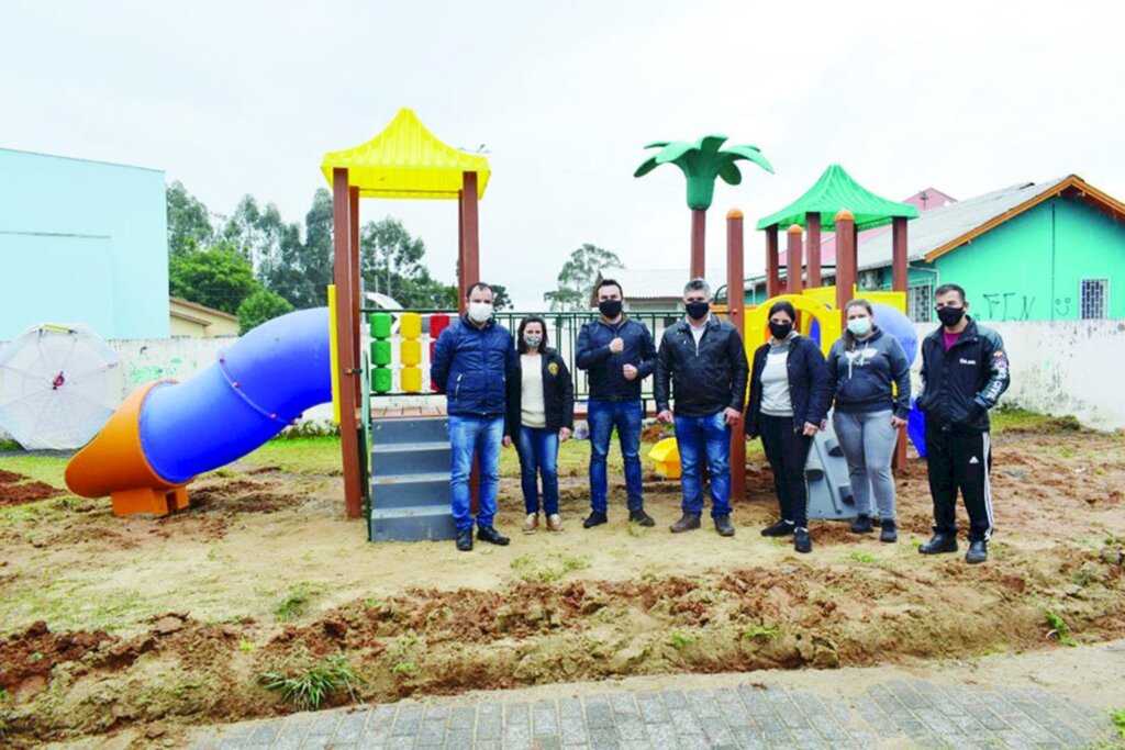 Município de Cerro Negro recebe Parque Infantil