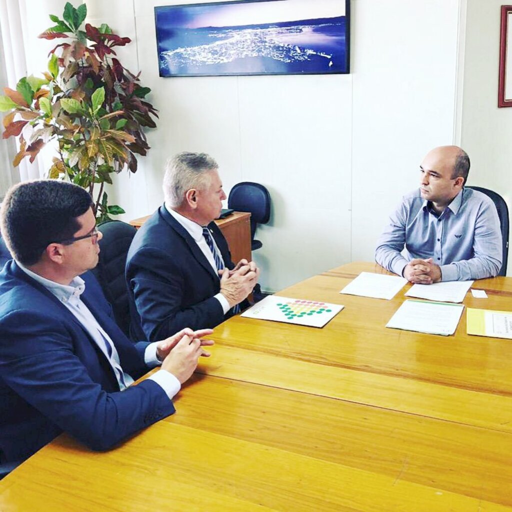 Foto: Arquivo. Deputado Berlanda em audiência com o Secretário de Infraestrutura, Thiago Vieira, a - Fonte: Governo de SC.