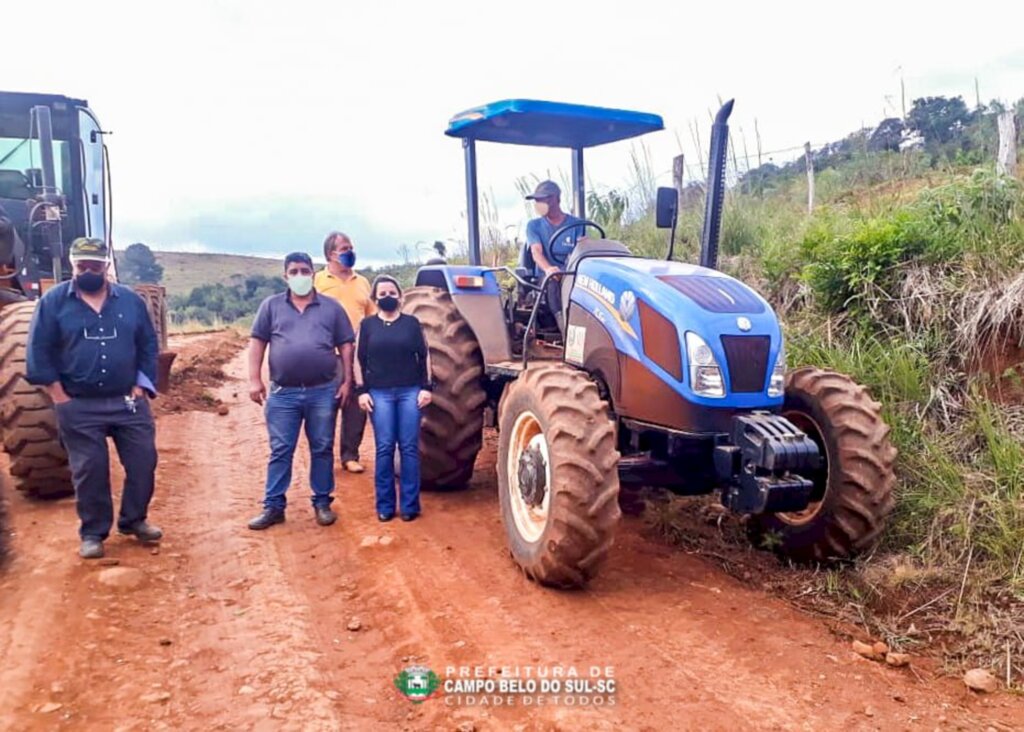 Prefeita de Campo Belo do Sul percorreu o interior  para acompanhar obras