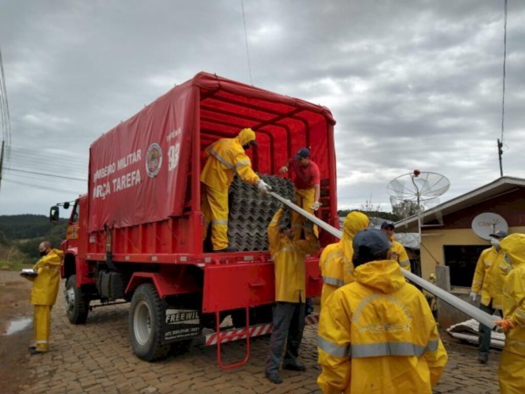 Governo do Estado continua oferecendo apoio aos municípios atingidos por tornado e tempestades no Meio-Oeste