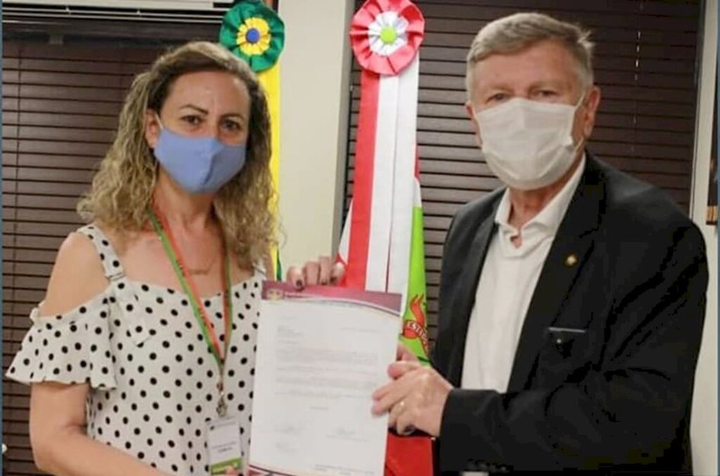 Secretária busca recursos para o município de Celso Ramos em Florianópolis