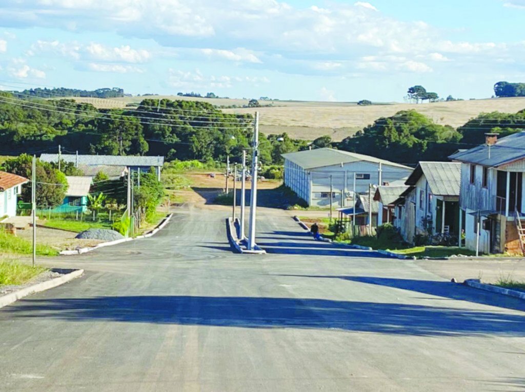 Pavimentação de ruas da cidade chega a conclusão em Pinhal da Serra