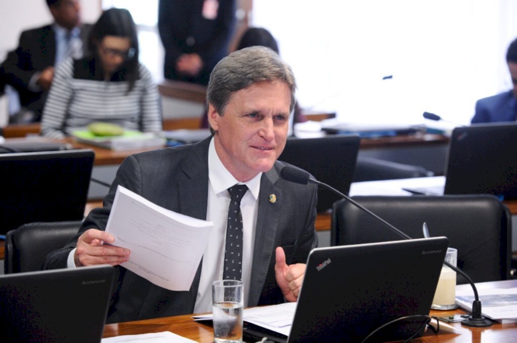 Jornalista: Fabiano Amaral Brasília - Senador Dário Berger (MDB), relator do projeto, diz que será preciso abrir um amplo diálogo com todos os setores educacionais e entes da federação.