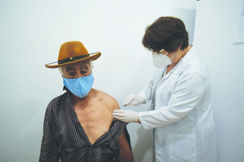 Dia D de vacinação contra a Febre Amarela e Vacinação contra Covid-19 em Cerro Negro