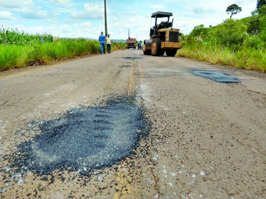 Abdon Batista realiza operação tapa-buracos na SC-284