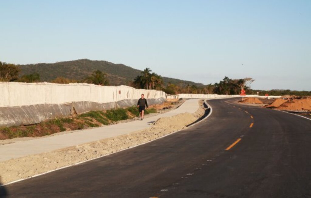 Foto: Julio Cavalheiro/Secom - A rede de distribuição dos circuitos de iluminação será realizada de maneira subterrânea. Serão instalados postes metálicos de 12 e 15 metros de altura. Além disso, também será implantado um sistema inteligente de monitoramento integral e remoto das unidades de iluminação pública que irão permitir a supervisão remota e integral das estruturas.