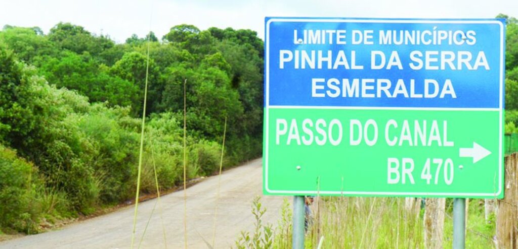 Prefeitura instala placas de identificação em Pinhal da Serra