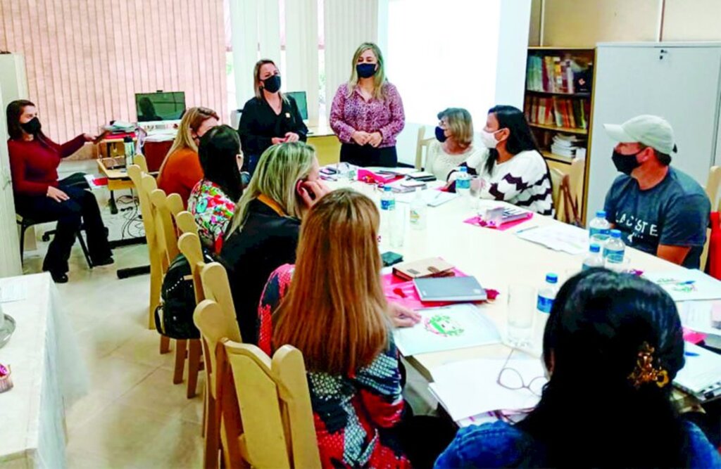 Secretaria da Educação Campo Belo do Sul realiza a primeira reunião com a direção das escolas municipais