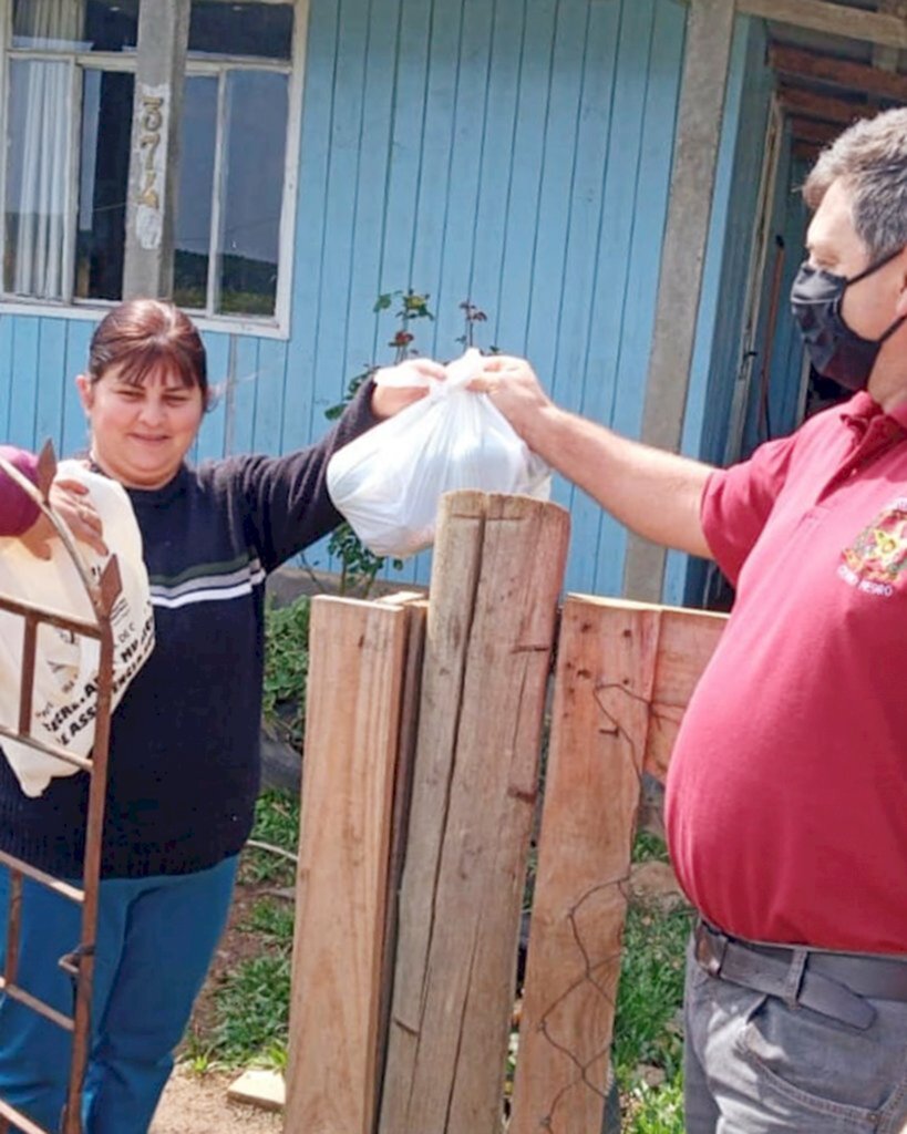 Secretaria Municipal de Assistência Social distribui kits de higiene em Cerro Negro