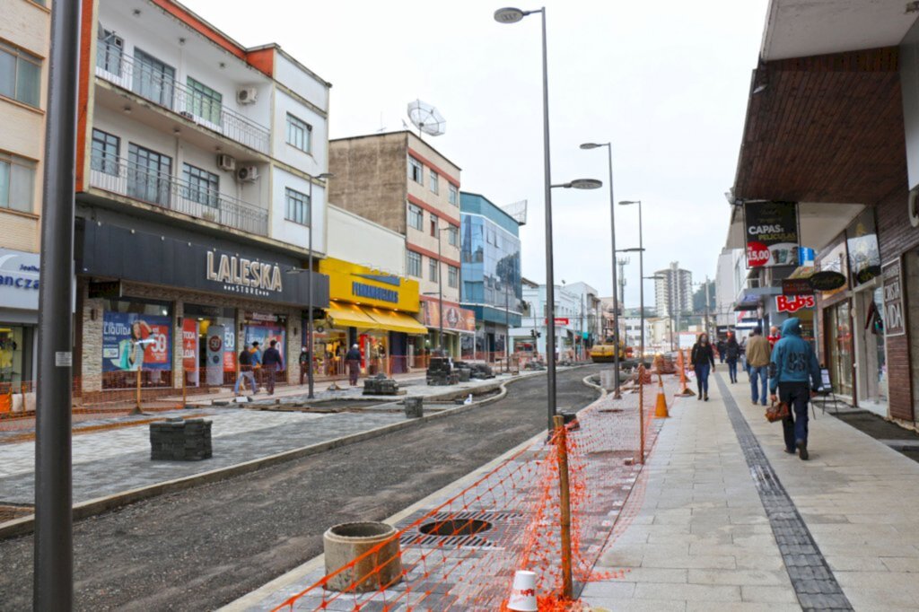 Revitalização do Calçadão: aproximadamente 50% das obras executadas