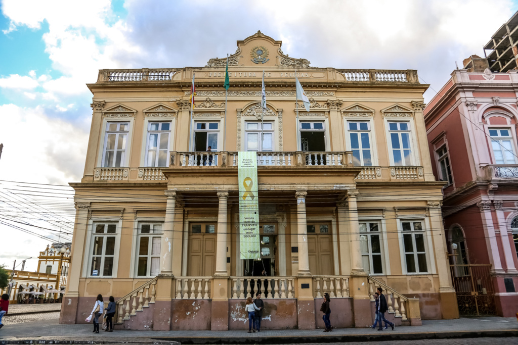 13º salário em dia para maioria