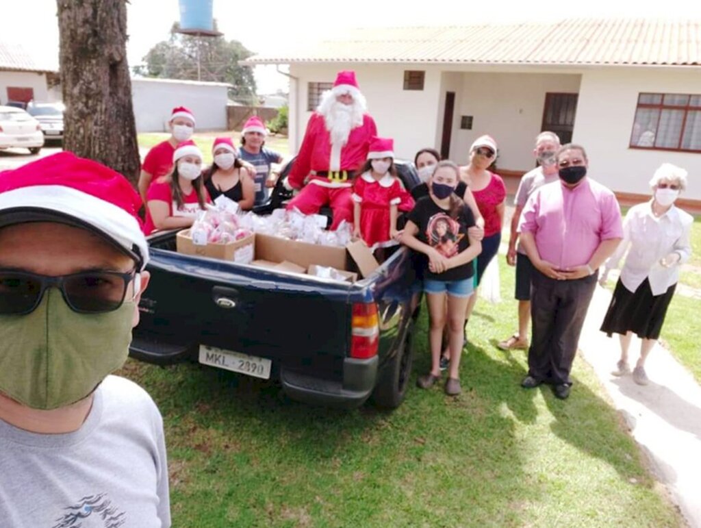 Ação social 'Seja a estrela do Natal de alguém' foi realizada em Campo Belo do Sul