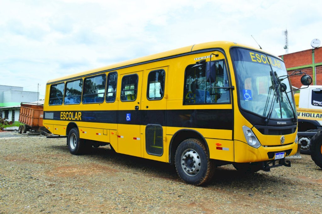 Município de Cerro Negro é contemplado com novo ônibus