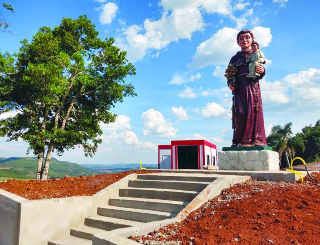 Turismo religioso:  Monumentos em homenagem a padroeiros de comunidades de Abdon Batista são implantados