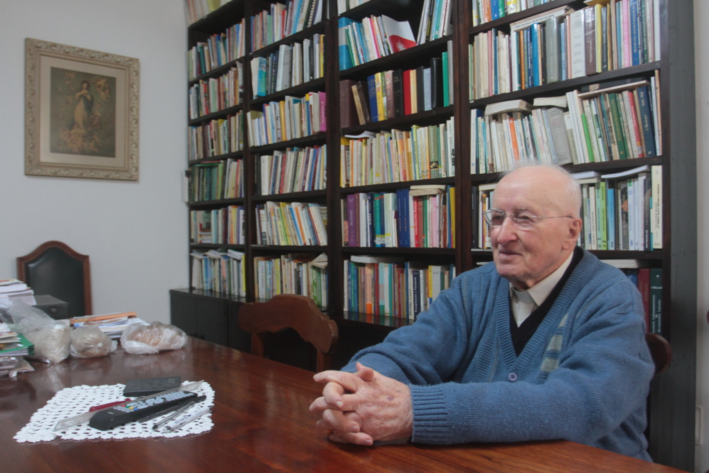Seis décadas de dedicação à religião