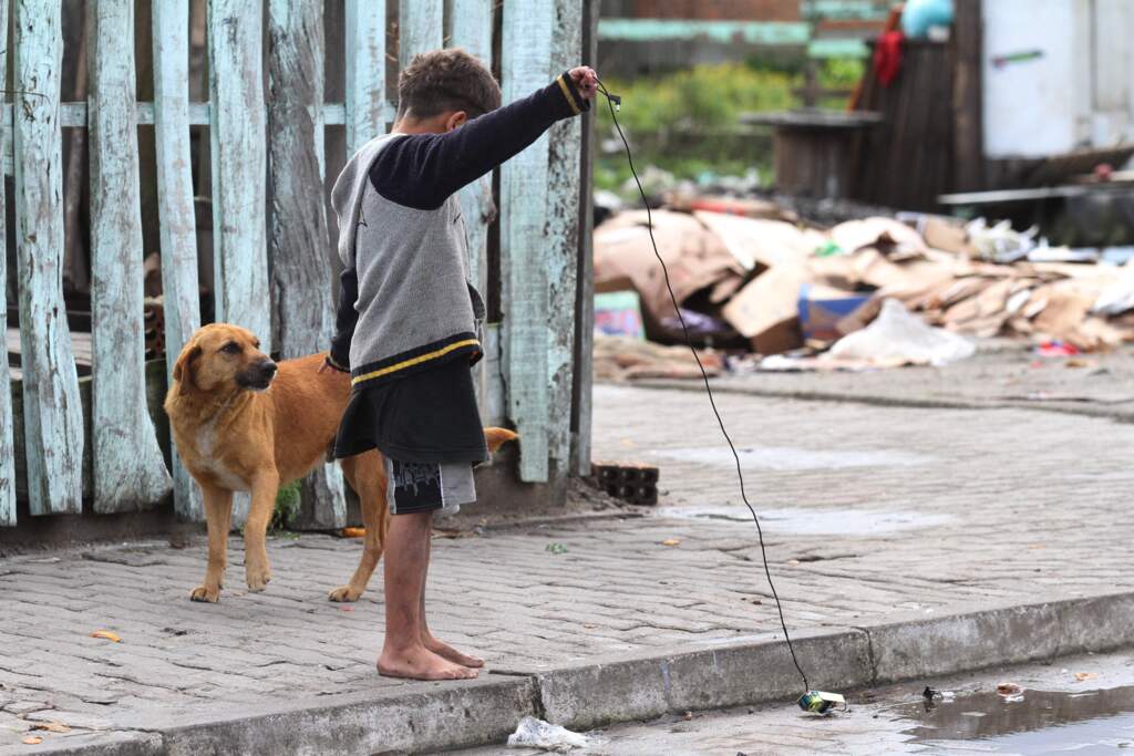 Número de brasileiros vivendo abaixo da linha da pobreza aumenta