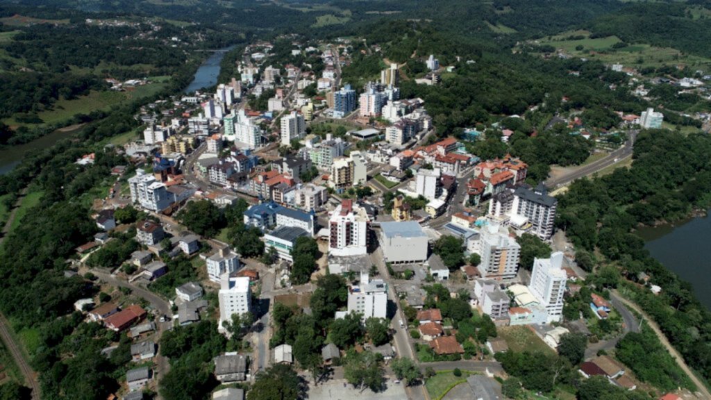 PODER PÚBLICO MUNICIPAL, AGUARDA DEFINIÇÃO DE ÓRGÃO DO GOVERNO DO ESTADO PARA QUE AS TERMAS PIRATUBA VOLTEM A OPERAR