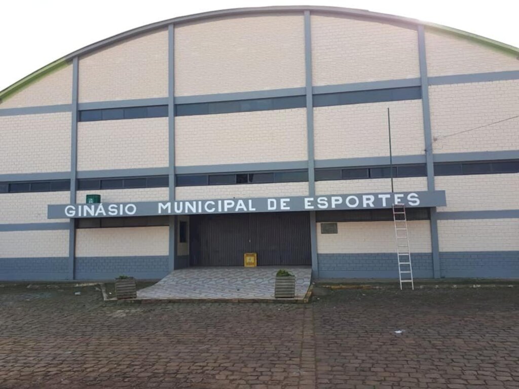 Obras do Ginásio de Esportes são finalizadas em Esmeralda