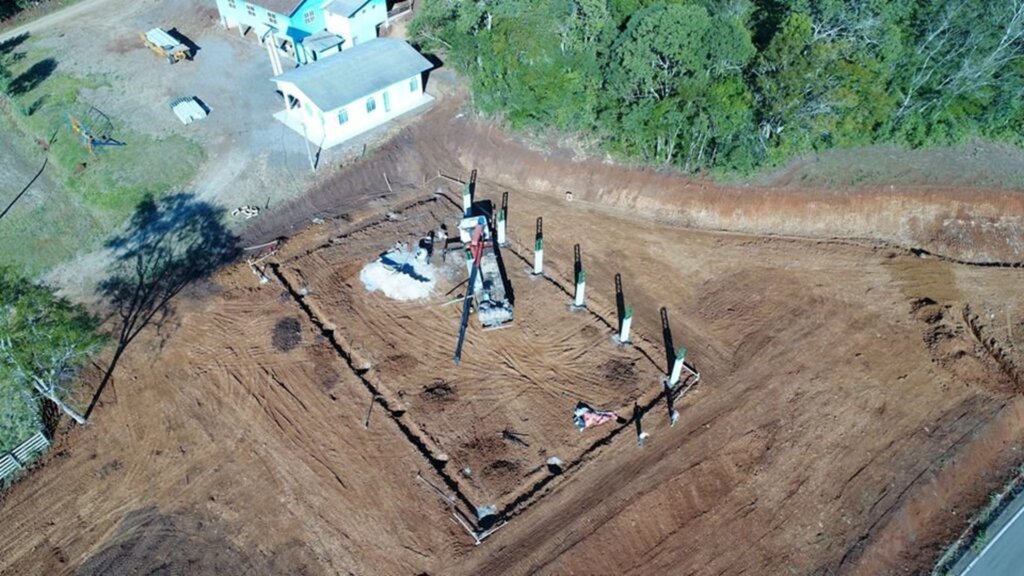 Quadra Esportiva Coberta do Arroio Bonito em construção em Abdon Batista