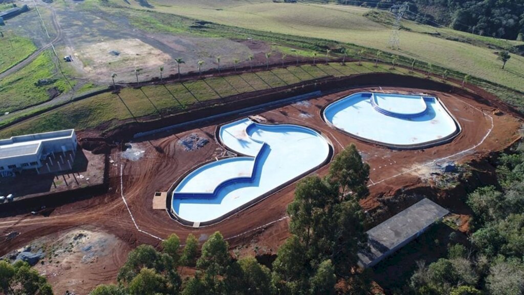 Obras do Parque Aquático seguem em andamento em Abdon Batista