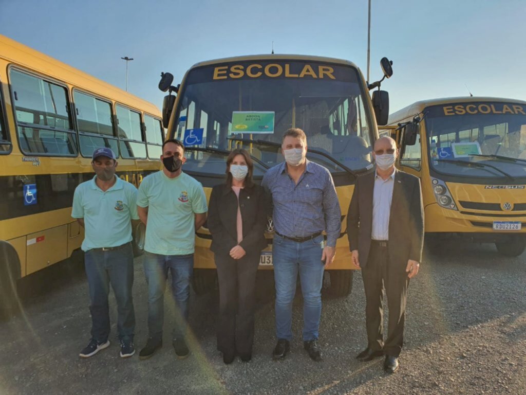 Abdon Batista é contemplado com ônibus para o transporte escolar