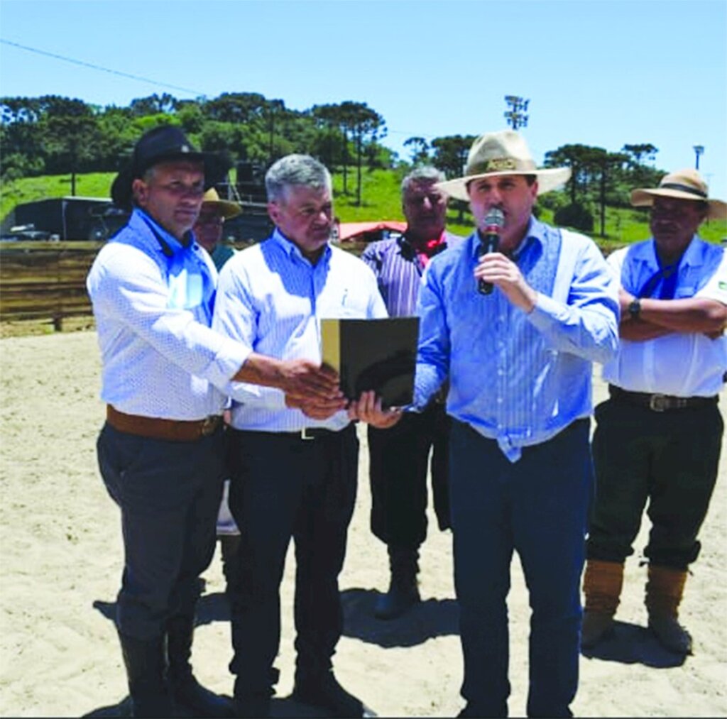 Trator agrícola será adquirido através de emenda parlamentar em Cerro Negro