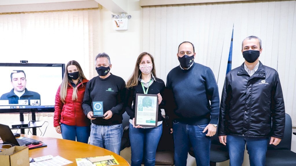 Qualidade no TSI - Copercampos recebe selo Seed Solutions