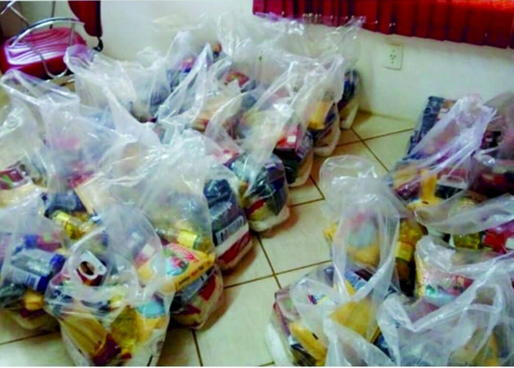 Secretaria de Educação de Campo Belo distribui kits de alimentação