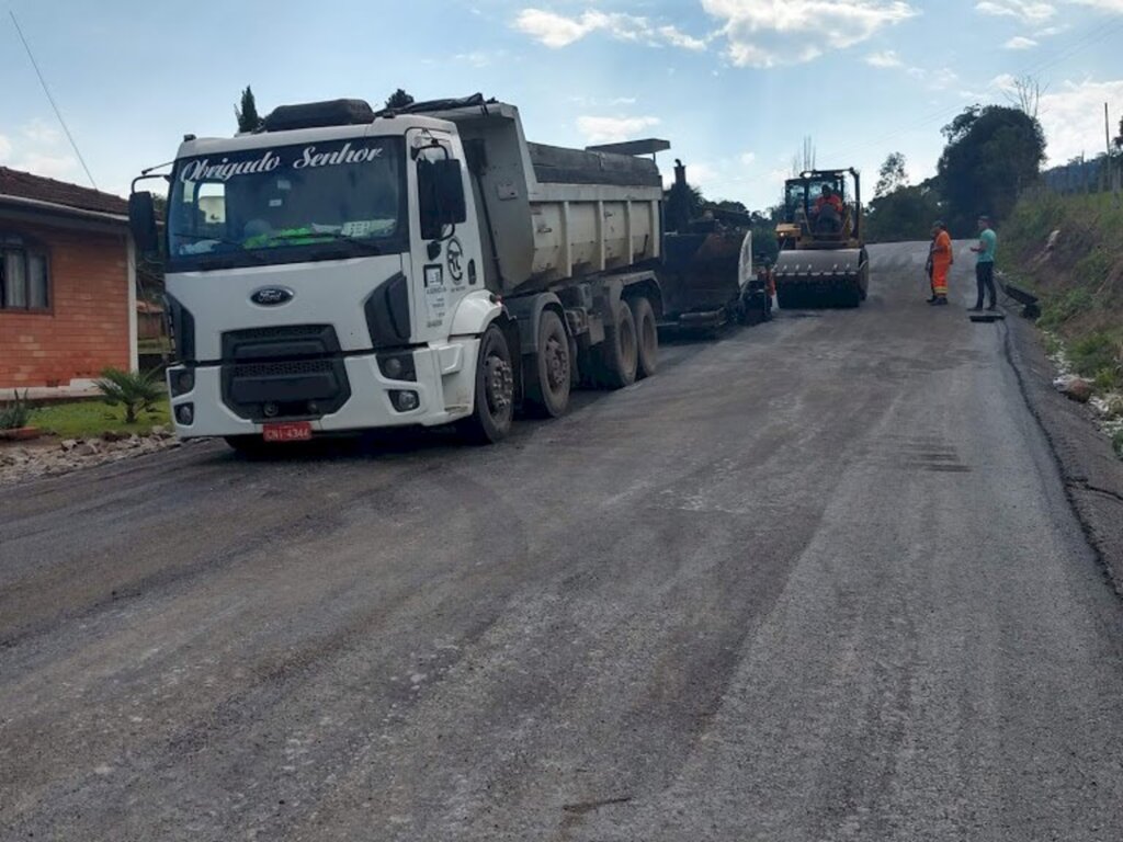 Mais uma rua é asfaltada no interior de Abdon Batista