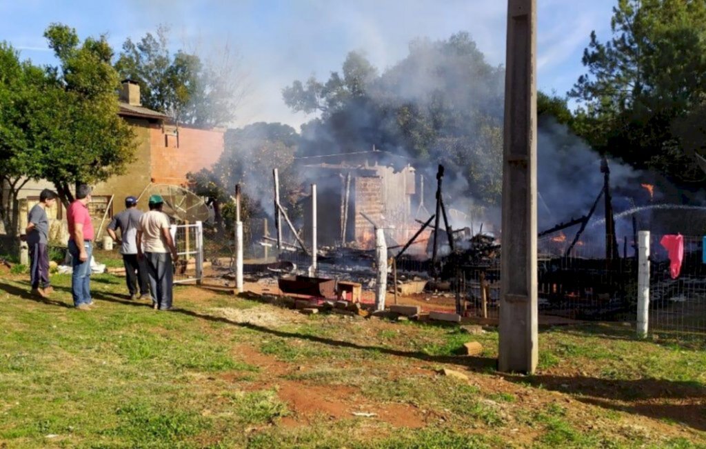 Incêndio deixa um óbito em Esmeralda