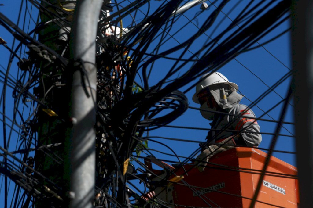 Ciclone: Celesc restabelece 85% do sistema elétrico catarinense