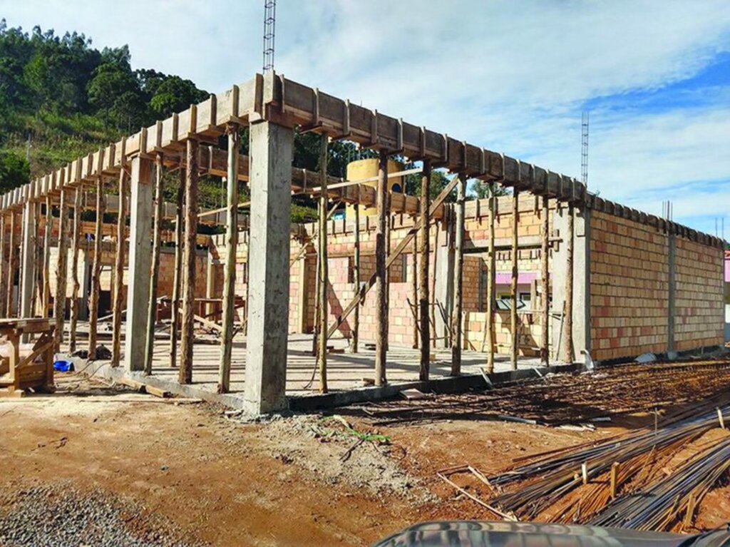 Obras da nova Pré-escola Dona Tereza seguem em andamento em Abdon Batista