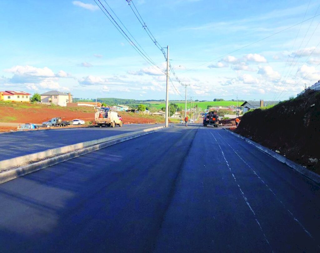 Mais um trecho pavimentado entregue à comunidade  de Pinhal da Serra