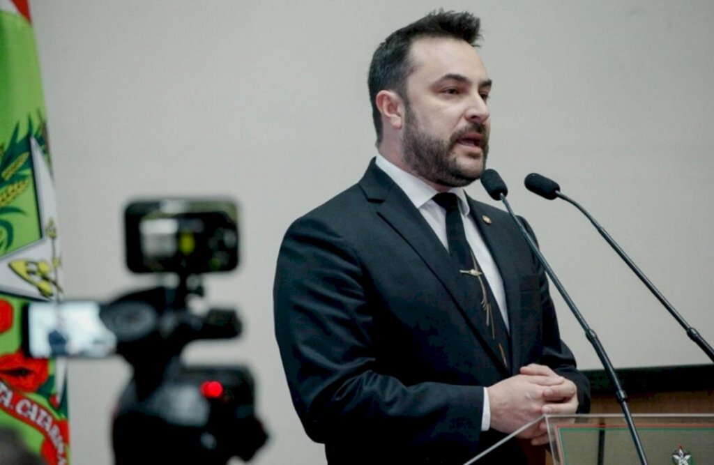Marcius Machado cobra data de abertura de hospital e pede para conhecer estrutura