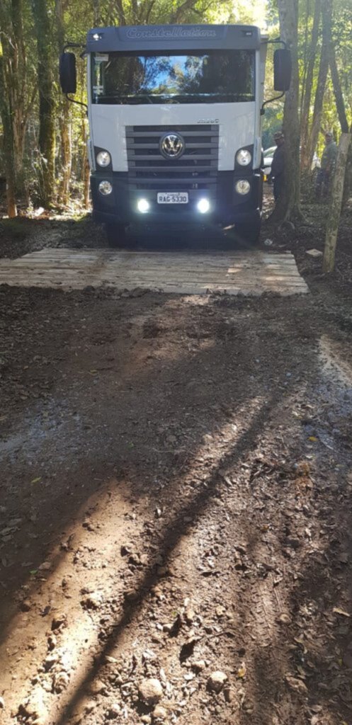 Secretaria de Obras do município de Cerro Negro construiu um novo mata-burro