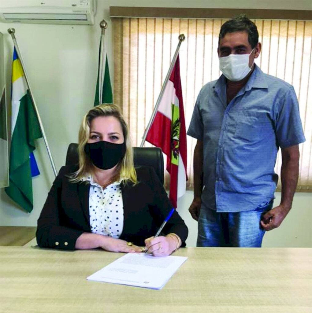 Convênio para recuperação das estradas rurais em Vargem