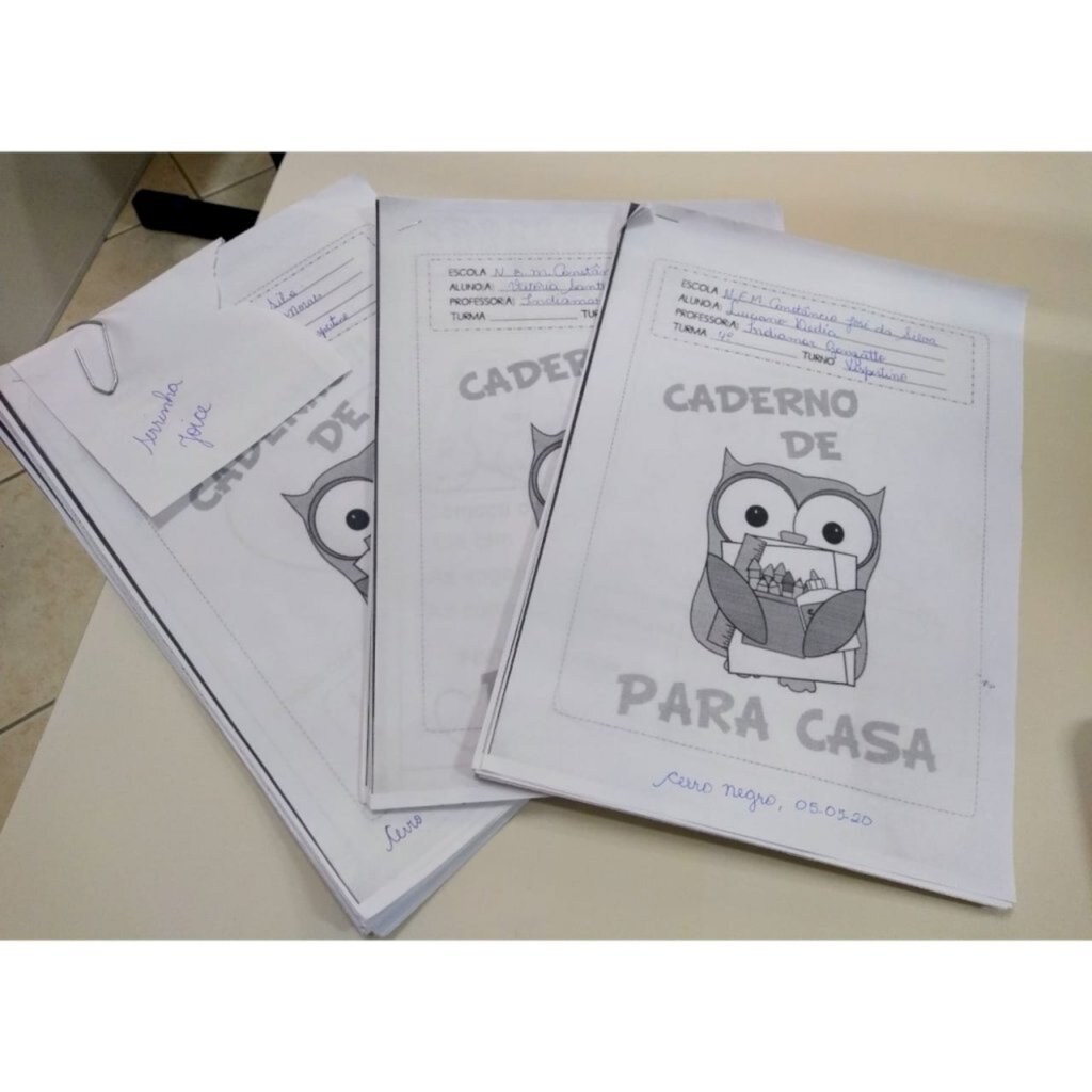 Secretaria Municipal de Educação de Cerro Negro continua entregando apostilas para todos os alunos